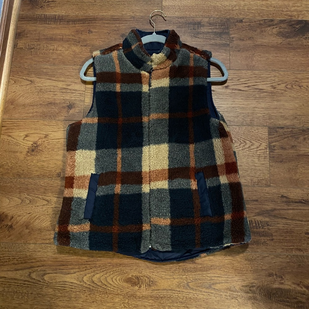 Last Chance! Deleting 01.03.24. Thread and Supply Reservable Vest